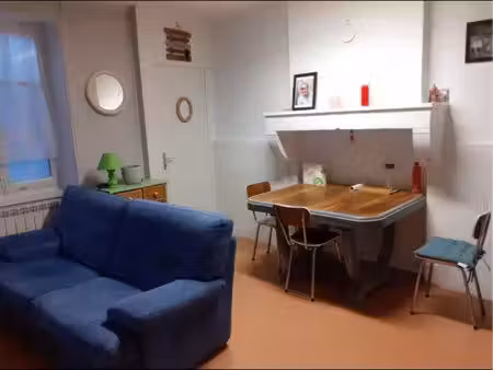 appartement 90 m2 rdc plein centre ville de la clayette
