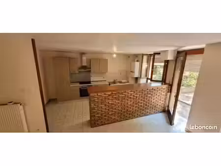 loue f2 63m2 avec cour à thann