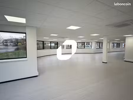 bureau 444 m²