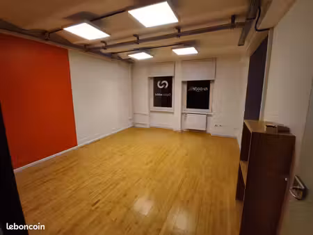 bureau fermé de 22 m² à sous-louer – strasbourg (place de haguenau)