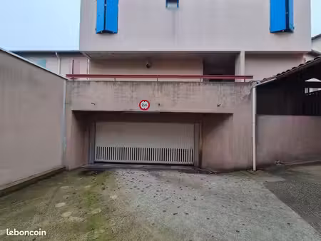 garage / box 11 m² macon