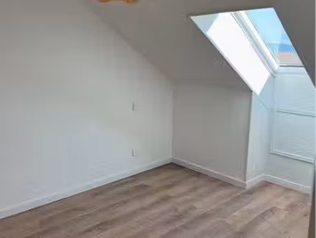 t4 bis de 91m2 avec balcon neuf à louer
