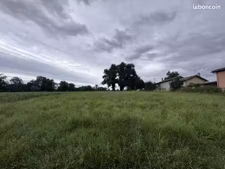 terrain 657 m² francheleins