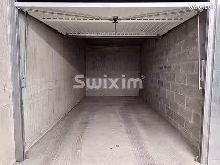 parking/box 1 pièce 14 m²