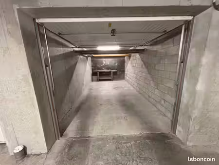 garage électrifié sécurisé 17 1 m2 au centre ville