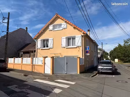 maison 110 m2- 4 chambres - garage - jardin plein sud proche gare sud