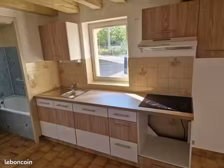 logement t3 parigné l’évêque centre