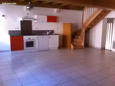 maison t3 / loyer 520 charges non comprises