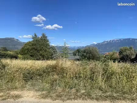 terrain 1589 m² yenne
