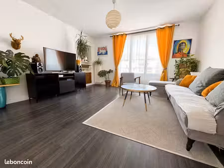 chambéry centre – t3 traversant lumineux avec balcon  cave  grenier et garage