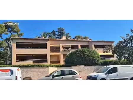 loue garage/place de parking