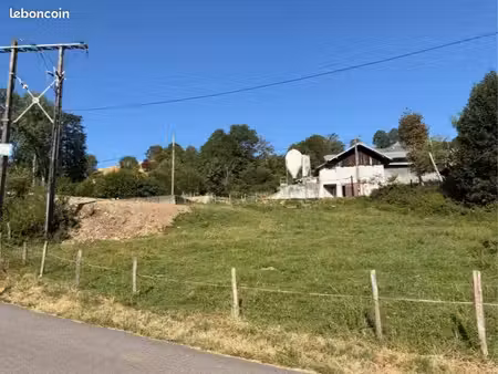 terrain 1374 m² les déserts