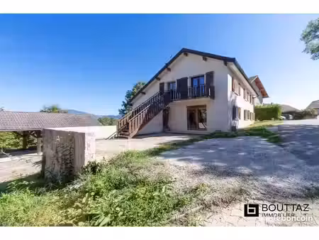 maison 5 pièces 208 m²