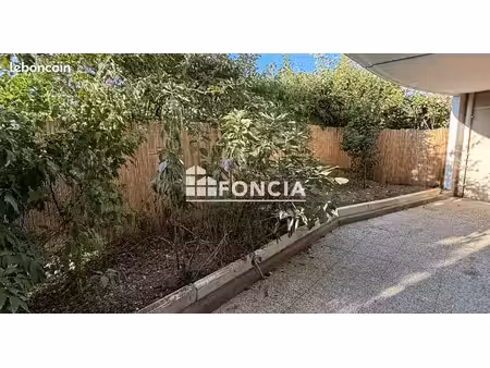 t4 en rez-de-jardin avec terrasse et jardin privatif