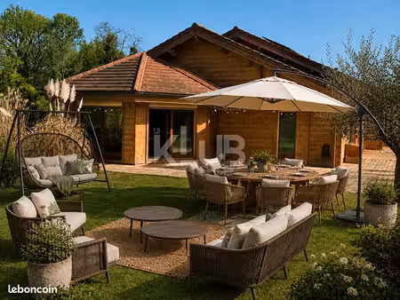 villa 6 pièces 267 m²