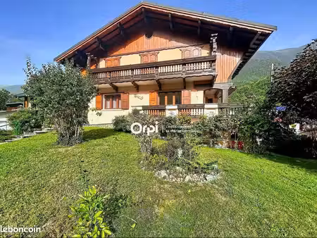 maison 8 pièces 293 m²