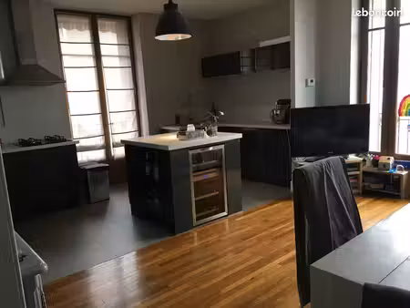 loue t2 meublé 75 m² - immeuble art déco - proche gare & commerces - disponible le 29/09/2