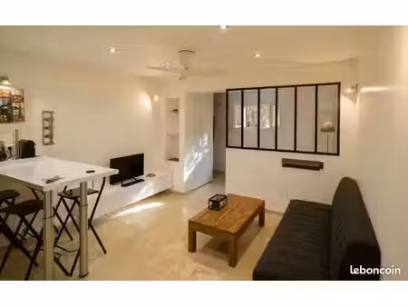 studio meublé et équipé