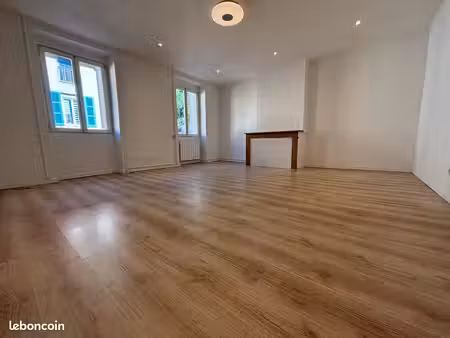 ? t2 – centre-ville de saint-rambert-en-bugey (01230)