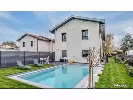 maison de standing avec piscine - agences s'abstenir