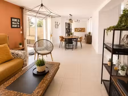 maison meublée 145 m² – 4 chambres – terrain 1 400 m² – piscine