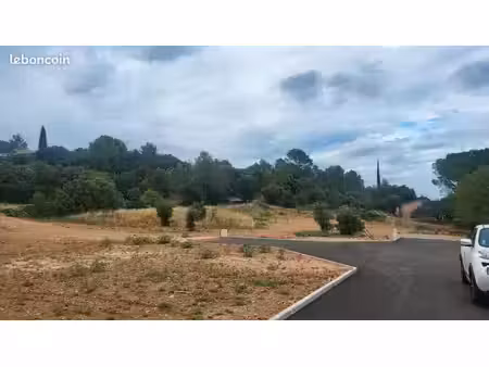 terrain 1 500 m² carces