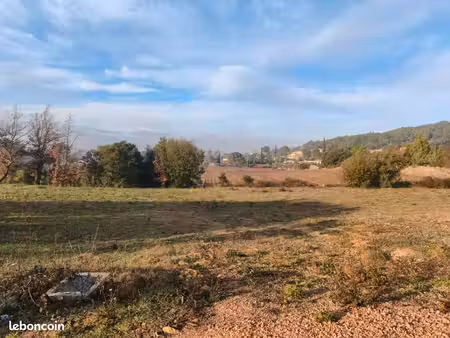 terrain 1 520 m² carces