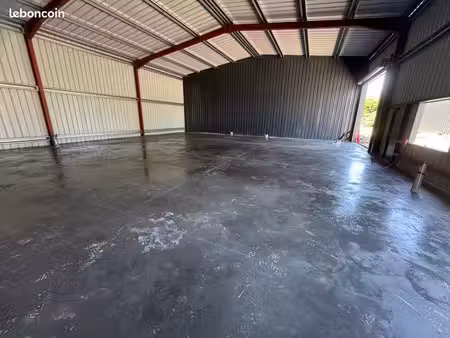 entrepôt/hangar/bureaux à louer