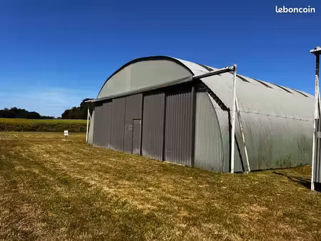 hangar stockage matériel véhicule caravane camping car