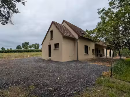 maison en pleine campagne