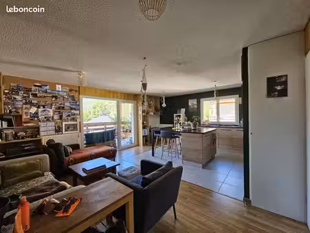 location à l’année appartement non meublé  3 pièces 64 m²