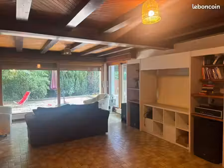 maison de caractère avec 4 chambre et son jardin