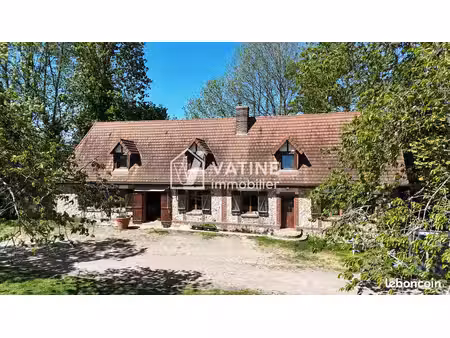 propriété 4 pièces 135 m²