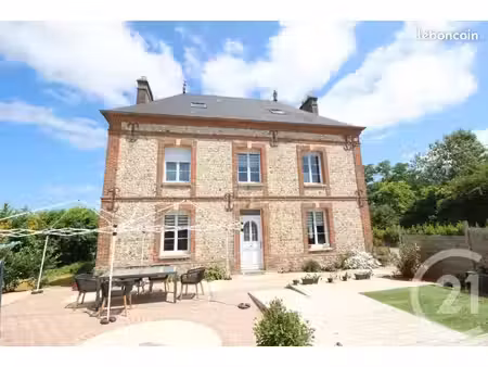 maison 9 pièces 183 m²