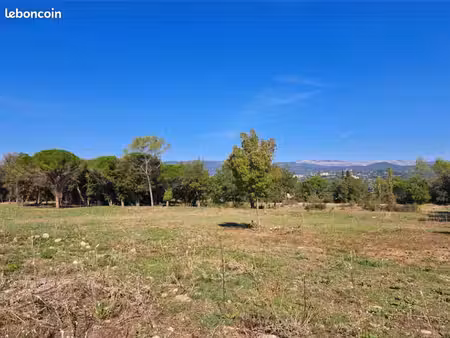 terrain à bâtir de 1506 m² à tourrettes (83)
