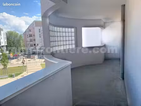 appartement 3 pièces 85 m²