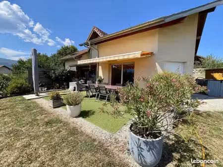 villa 5 pièces 105 m²