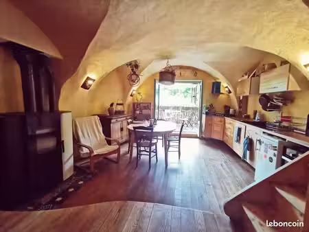 maison de village avec jardin  t3