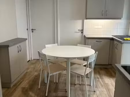 f2 meublé 42m² à éloyes – entrée indépendante – garage  jardin  2 places parking – dispo f