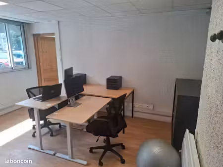 bureau  place de travail  coworking