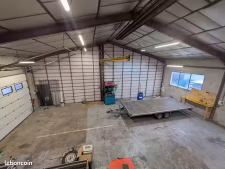 local industriel 200 m²