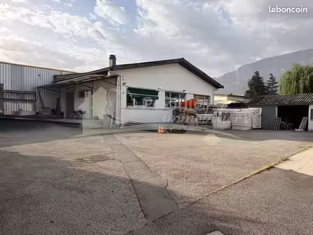 local 260 m² thyez