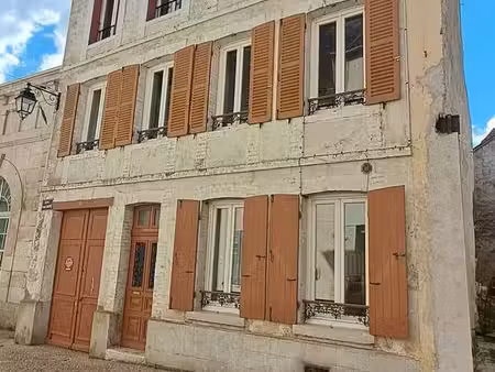 maison de ville 8 pièces 136 m²