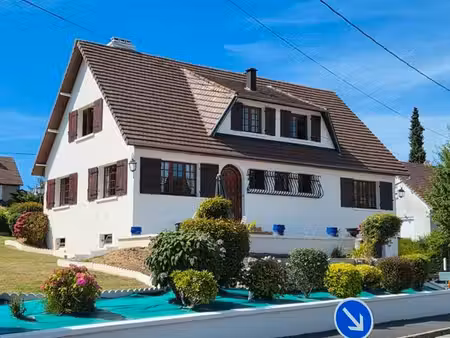 maison f 14