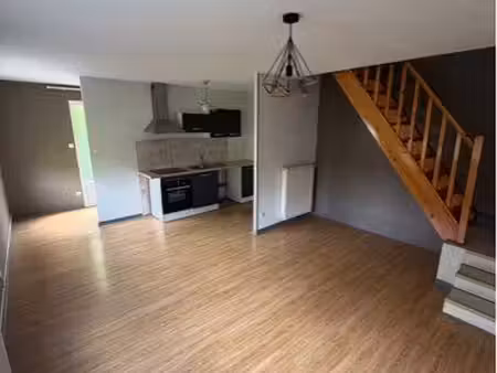 appartement duplex t3 rénové situé à beaucourt dans un quartier calme  beau et lumineux