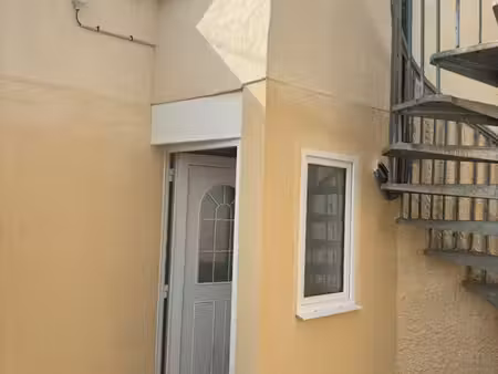 agréable studio à proximité de tous commerces