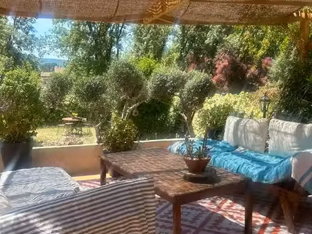 maison provençale au cœur d'un domaine sécurisé avec piscine