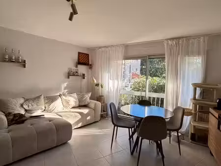 t2 bis 55 m² rénové + cave – pièce professionnelle – gap