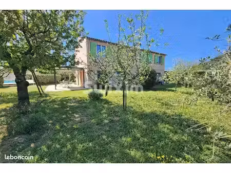 propriété 6 pièces 140 m²