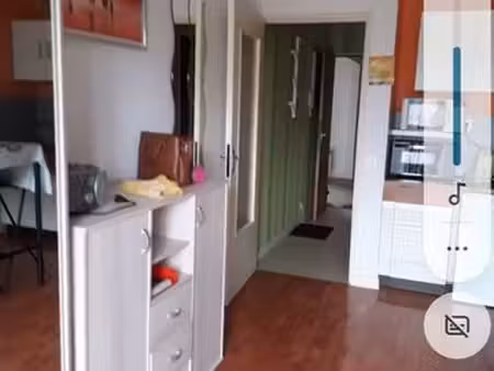 location studio meublé